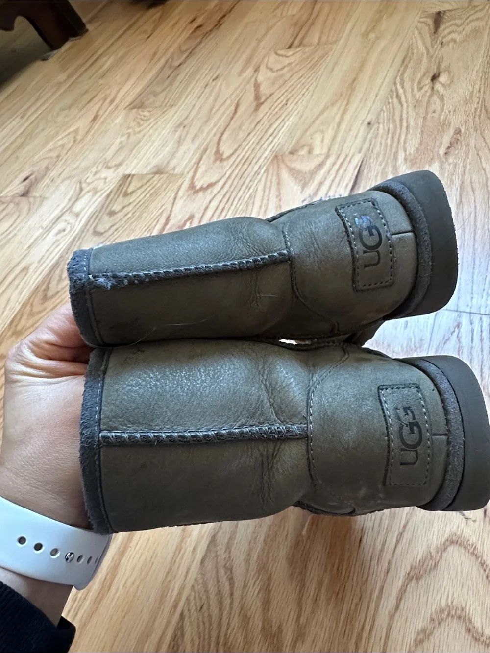 UGG Short Shearling Boots - Charcoal Gray